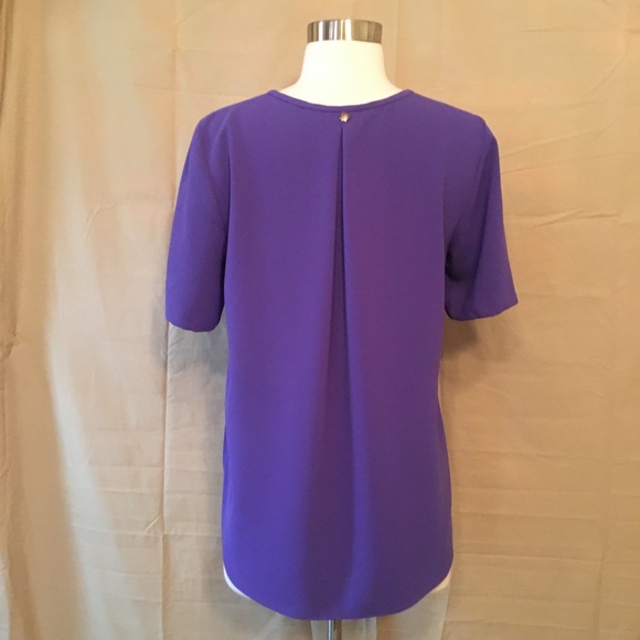 Trina Turk Purple Pearle SplitNeck Blouse Sz Small - Picture 4 of 8